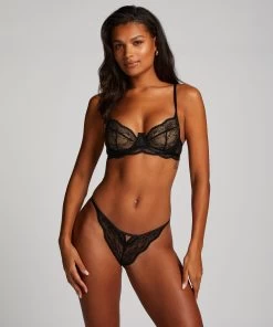 Brazilian Isabelle - Zwart